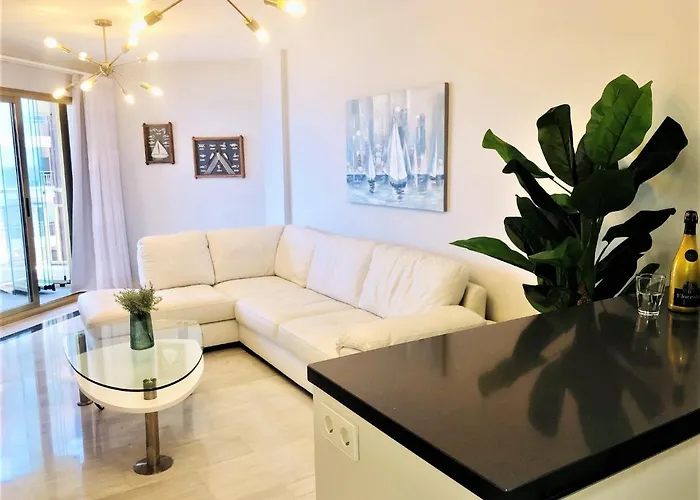 Rentcostadelsol Dona Sofia 3d פואנגירולה