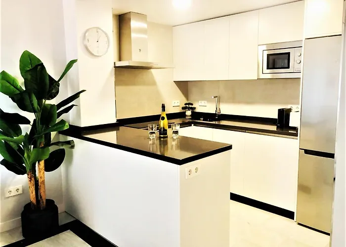 Rentcostadelsol Dona Sofia 3d * פואנגירולה